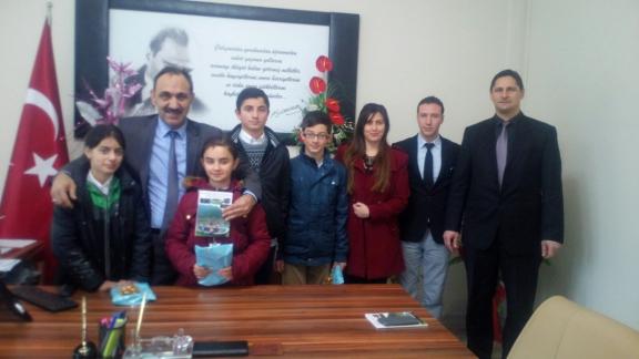 Karşıköy İlk ve Ortaokulu Öğretmen ve Öğrencileri   Gökyüzü Komşularından Bir Demet Çiçek adlı kitabı yayınladı.