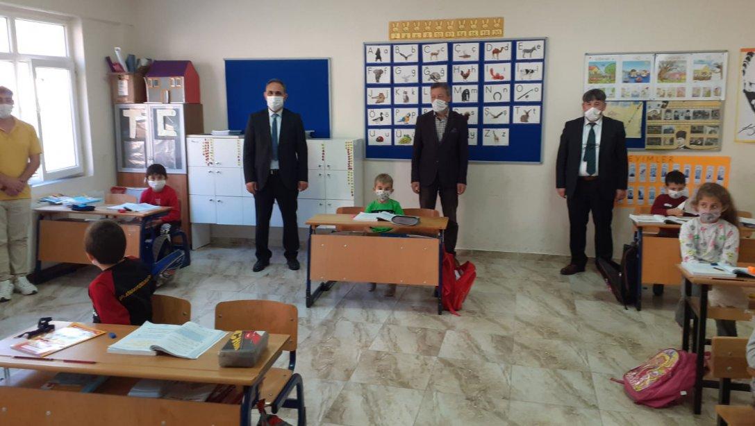 İlçe Milli Eğitim Müdürü Sayın Bayram BAKIR 15 Temmuz Şehitler İlkokulu  /  Ortaokulunu ziyaret etti