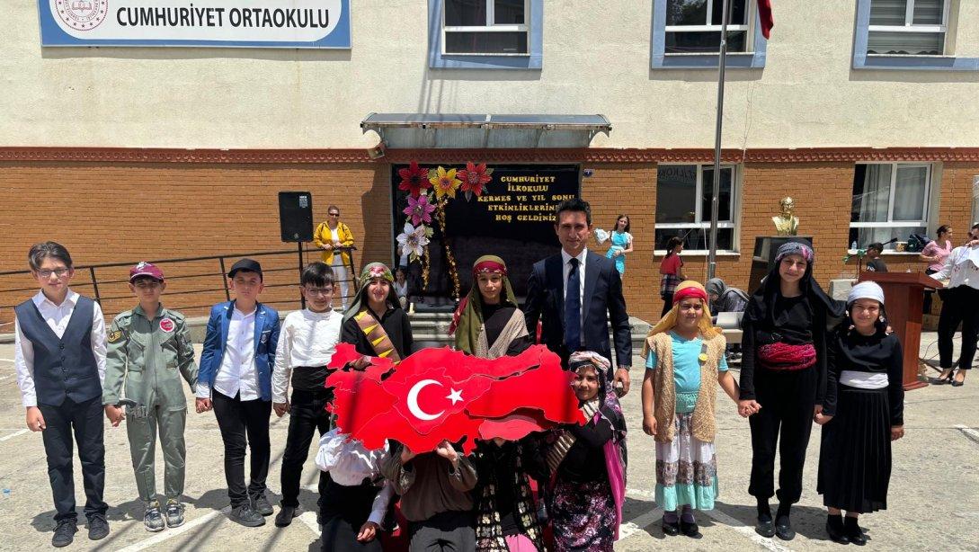 Dilimizin Zenginlikleri Projesi Kapsamında İlçemiz Cumhuriyet İlkokulu'nda Yıl Sonu Etkinliği Düzenlendi