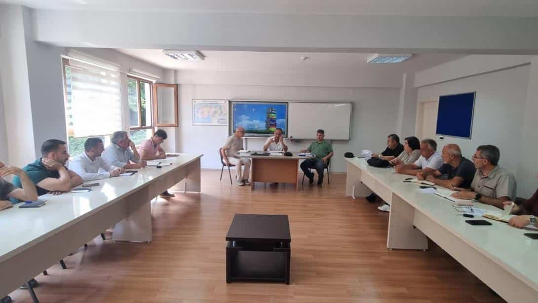2025-2026 EĞİTİM ÖĞRETİM YILI MÜDÜRLER KURULU TOPLANTISI GERÇEKLEŞTİRİLDİ